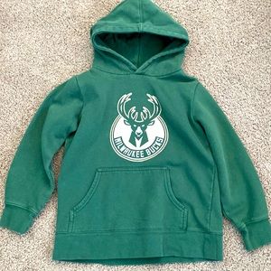 Youth Milwaukee Bucks Hoodie Small